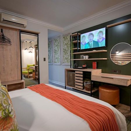 Villa Bali Luxury Guesthouse Bloemfontein Bagian luar foto