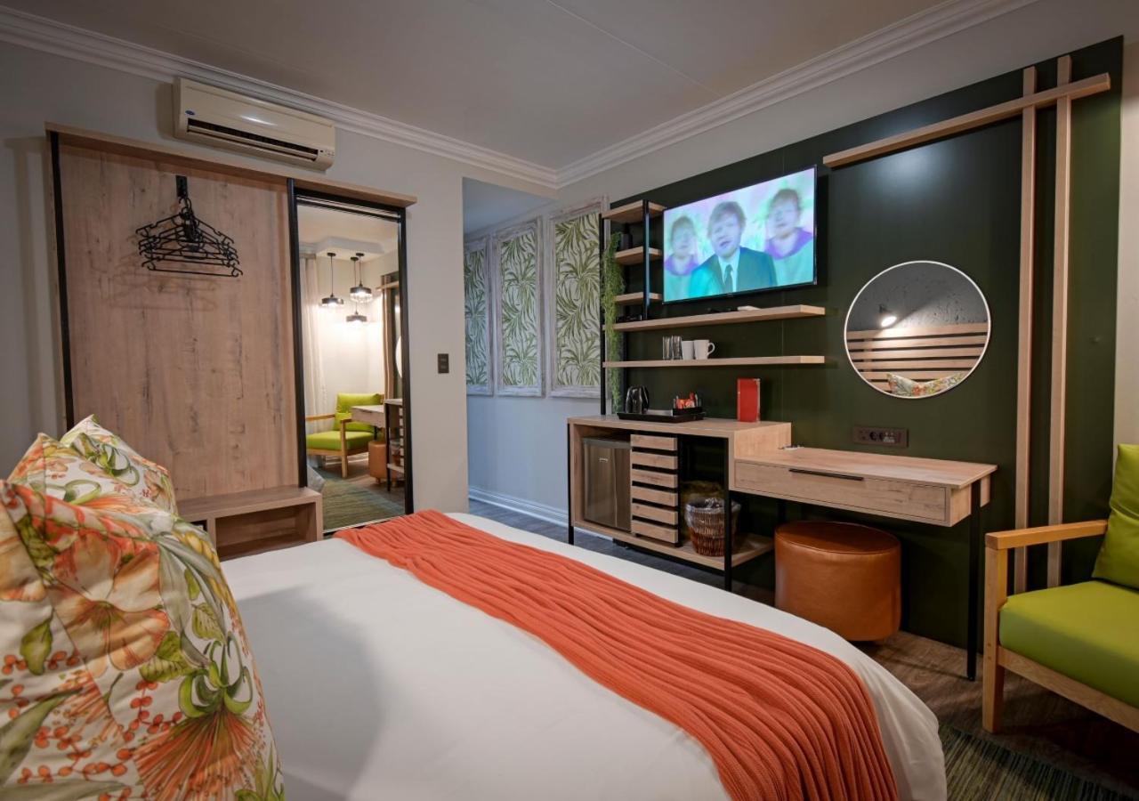 Villa Bali Luxury Guesthouse Bloemfontein Bagian luar foto