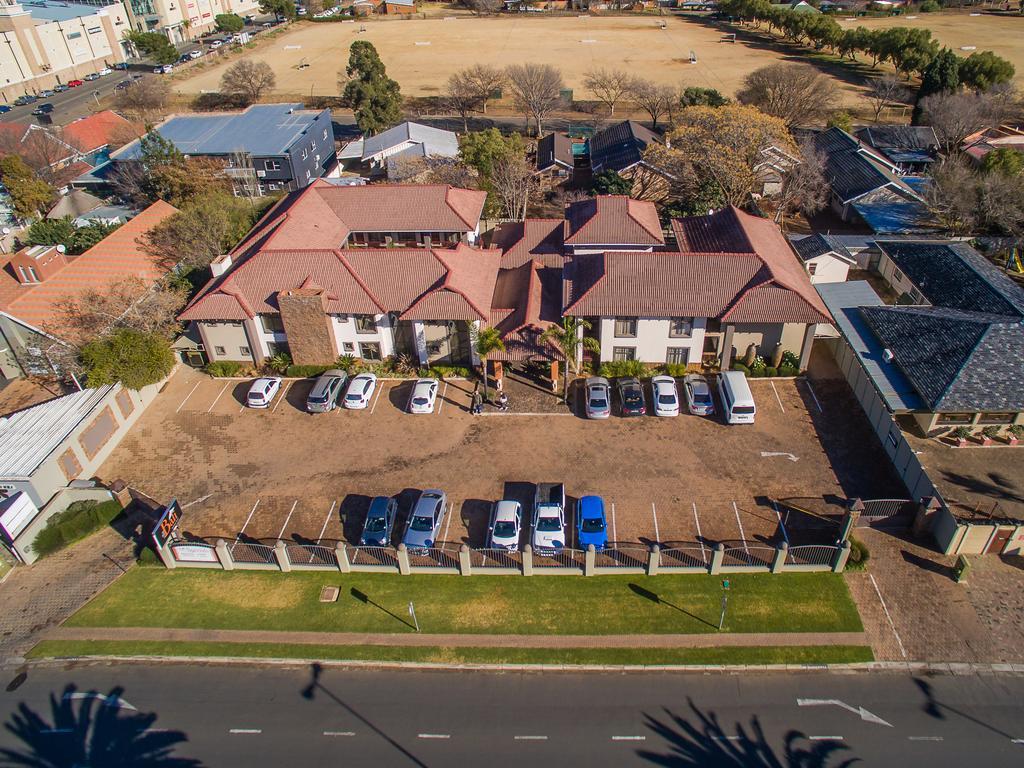 Villa Bali Luxury Guesthouse Bloemfontein Bagian luar foto