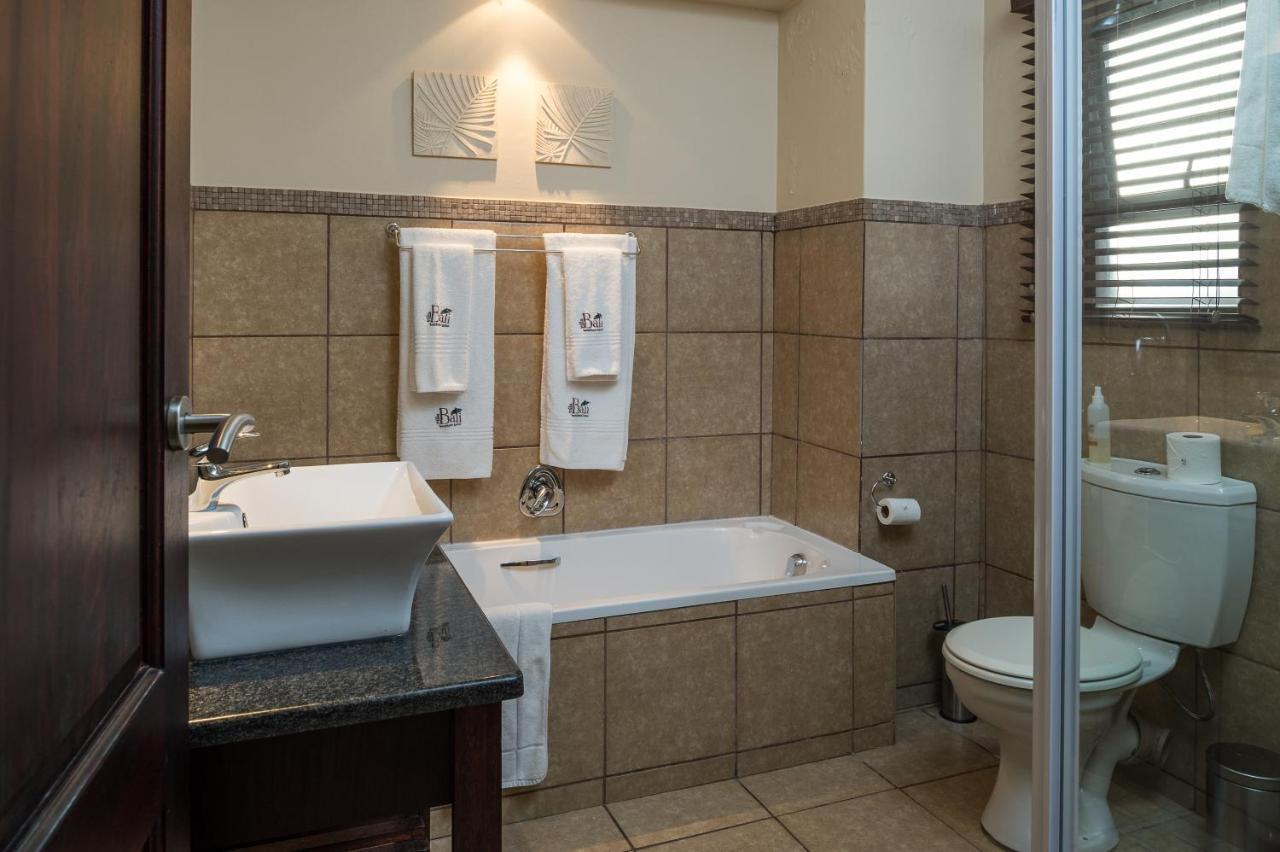 Villa Bali Luxury Guesthouse Bloemfontein Bagian luar foto