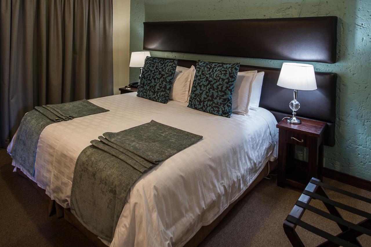 Villa Bali Luxury Guesthouse Bloemfontein Bagian luar foto