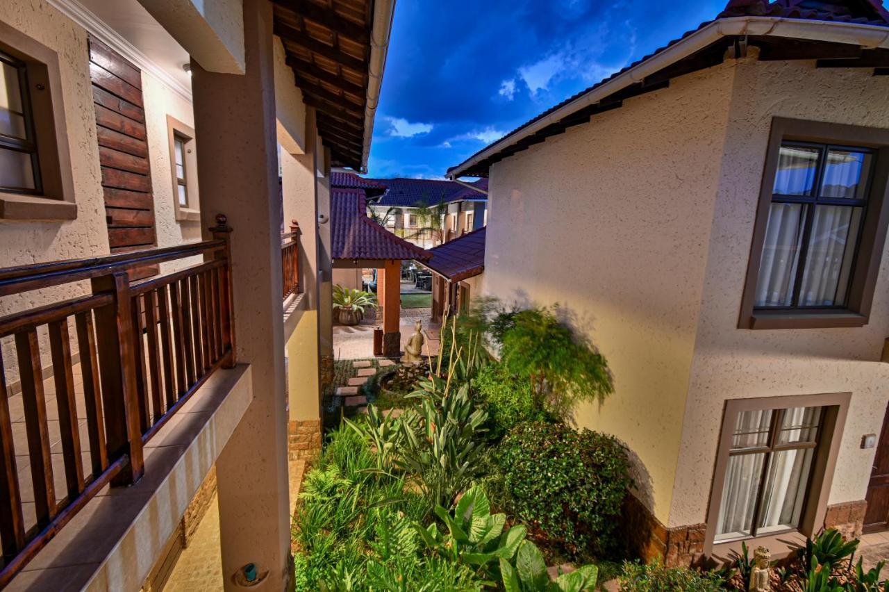 Villa Bali Luxury Guesthouse Bloemfontein Bagian luar foto