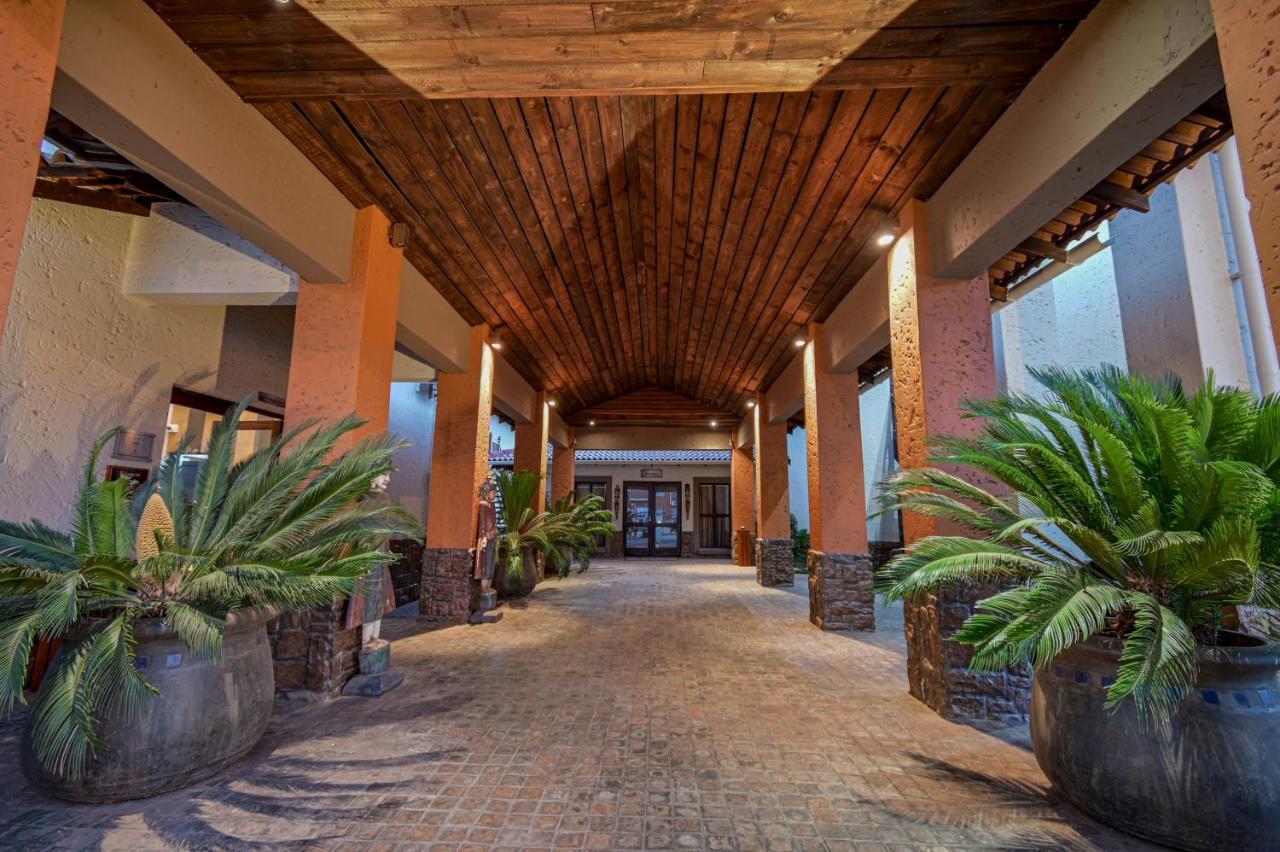 Villa Bali Luxury Guesthouse Bloemfontein Bagian luar foto