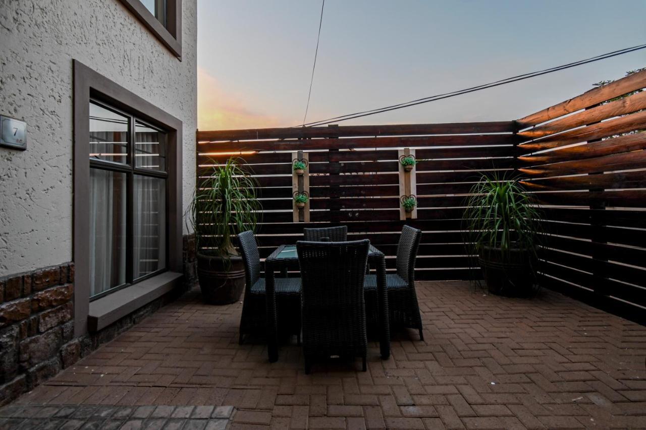 Villa Bali Luxury Guesthouse Bloemfontein Bagian luar foto