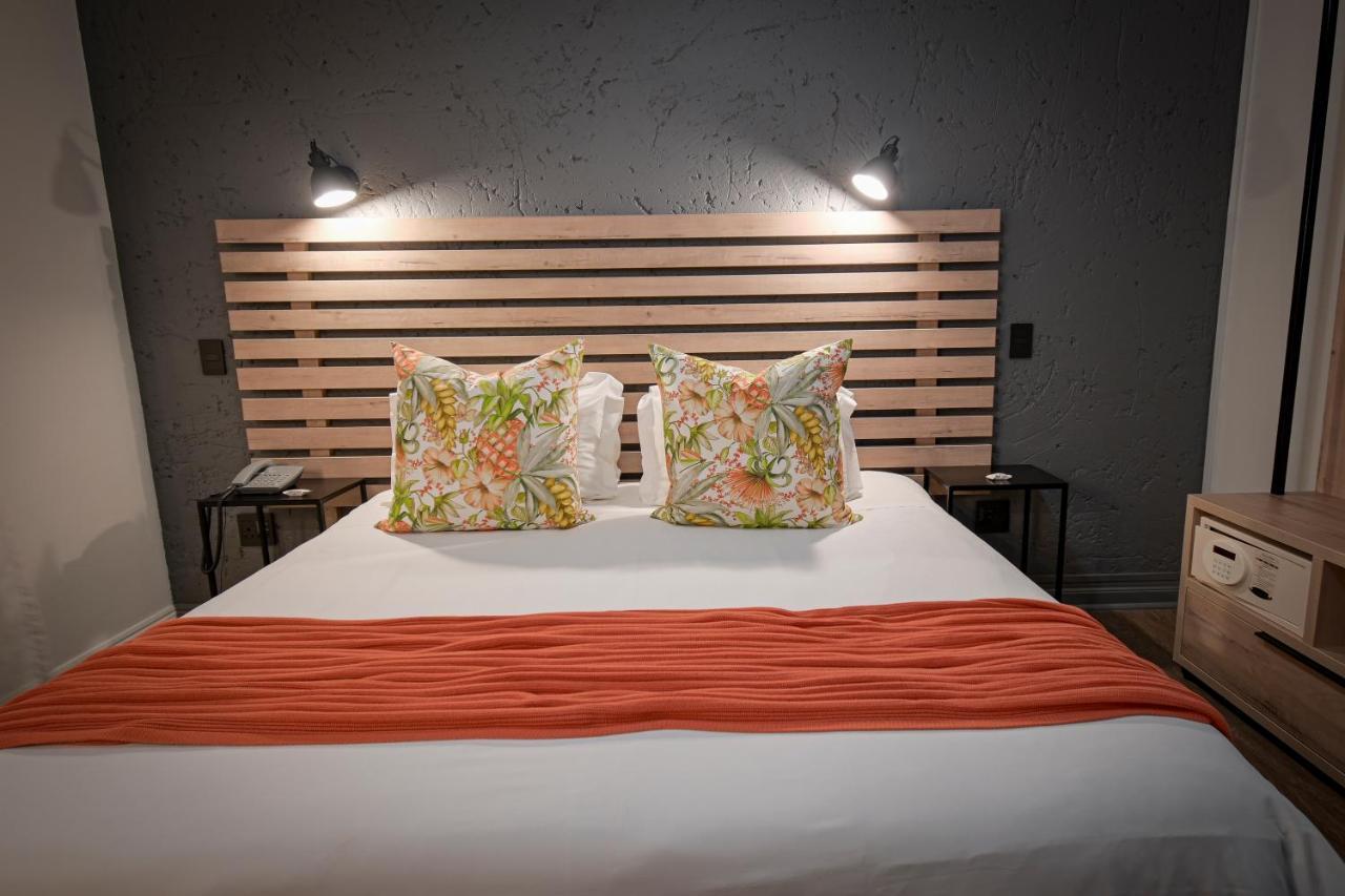 Villa Bali Luxury Guesthouse Bloemfontein Bagian luar foto